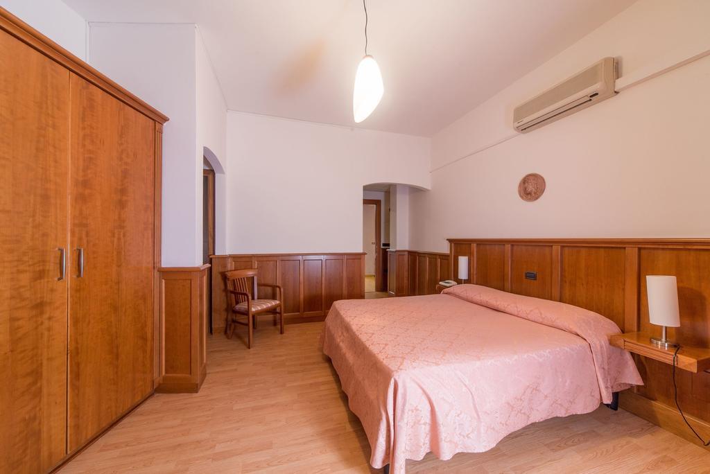Hotel Del Camerlengo Fara San Martino Номер фото